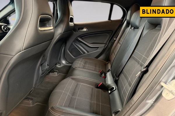 MERCEDES-BENZ GLA 200 1.6 CGI ADVANCE 16V TURBO FLEX 4P AUTOMÁTICO 2015/2015